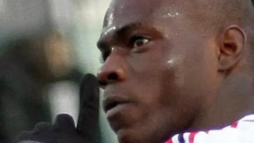 Italian AC Milan's forward Mario Balotelli reacts after scoring the 1-1 gol during Italian Serie A soccer match Cagliari vs AC Milan at Is Arenas stadium of Quartu (Cagliari),Italy, 10 February 2013. ANSA / GIUSEPPE UNGARI