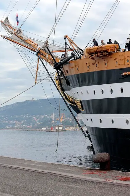 Silvano Trieste 2018-10-08 L'arrivo di Nave Vespucci