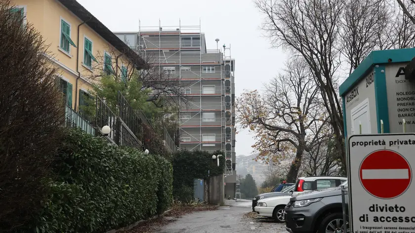 Il cantiere sequestrato in vicolo delle Rose (Lasorte)