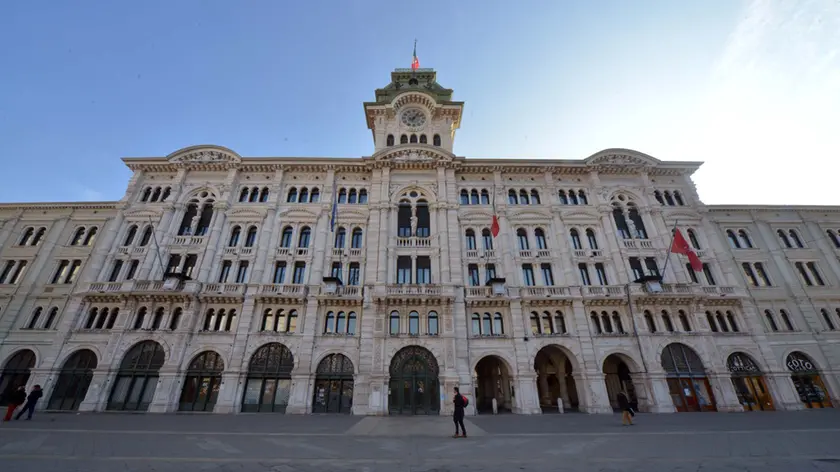 La facciata del palazzo municipale