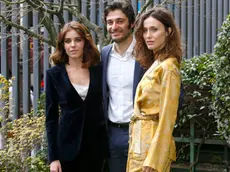 06/02/2019 Roma. Rai: Photocall per la presentazione della seconda stagione della serie televisiva La Porta Rossa. Nella foto, da sinistra, Valentina Romani (completo Moira Nardone), Lino Guanciale (Abiti Corneliani) e Gabriella Pession (Abiti Forte Forte).