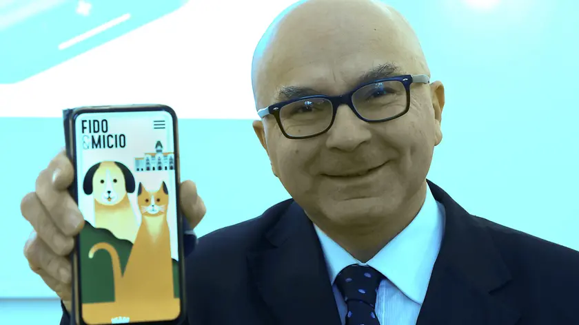 L’assessore Michele Lobianco presenta la nuova app (Foto Lasorte)