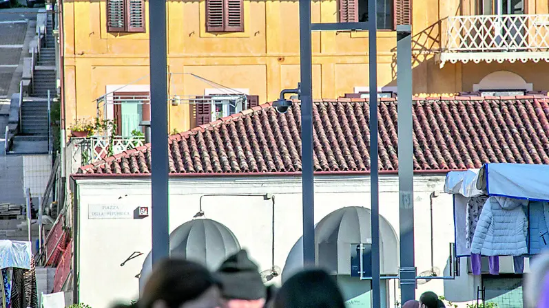 Una telecamera aerea in centro Foto Katia Bonaventura