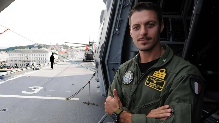 Foto Bruni 03.11.14 portaerei Cavour:una folla di triestini a bordo in visita-Max Barovina