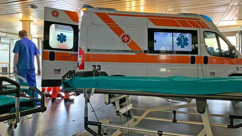 Silvano Trieste 2019-05-02 Pronto Soccorso di Cattinara, barellieri