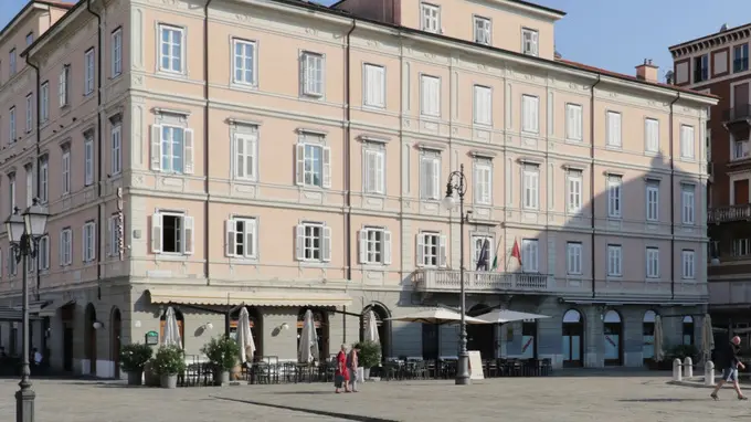 Lasorte Trieste 17/09/18 - Piazza Ponterosso, Sede Università Popolare