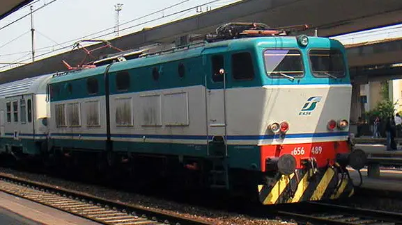 Un treno fermo alla stazione di Trieste in una foto di archivio