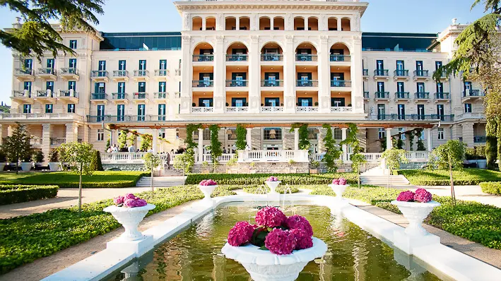 Un’immagine dell’hotel Kempinski a Portorose, una delle strutture alberghiere adriatiche di cui è proprietario Miodrag Kostic, il magnate serbo alla guida del gruppo Mk.