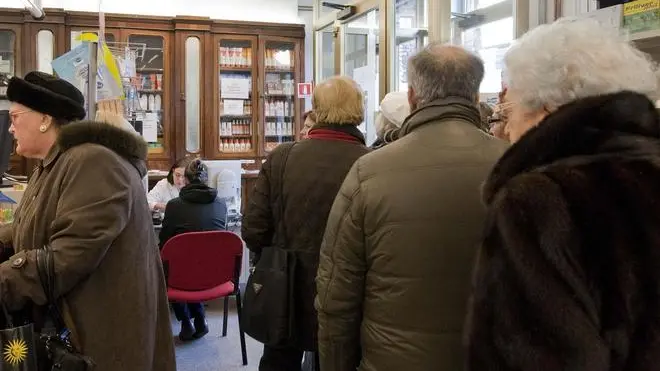 Silvano Trieste 10/01/2012 Piazza Oberdan, la Farmacia comunale accetta prenotazioni CUP