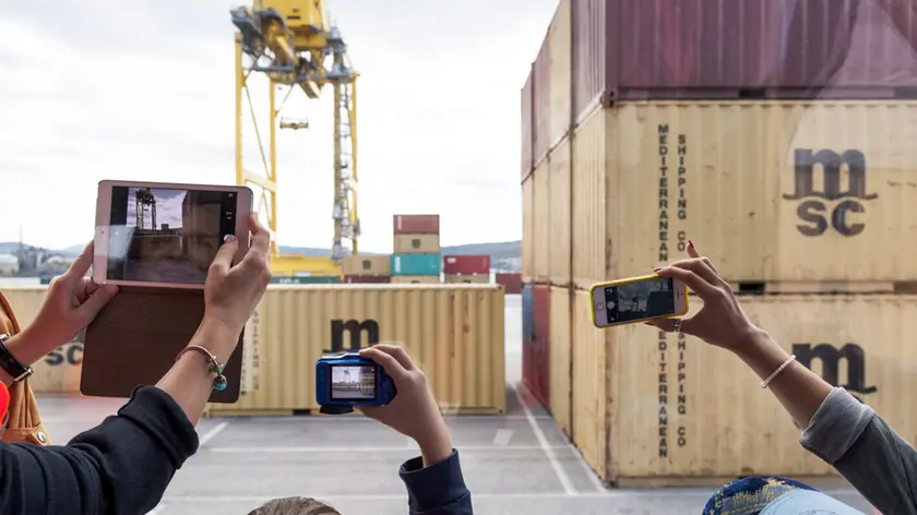 Alcuni container stoccati in una banchina del Porto di Trieste Foto Autorità portuale