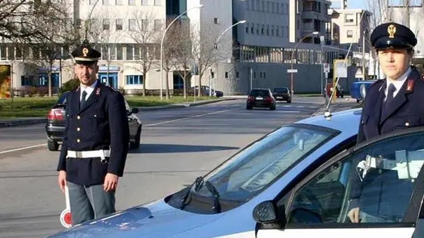 Altran Mf-posti blocco Polizia