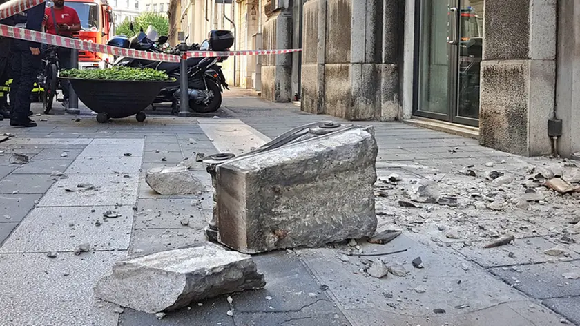 Lasorte Trieste 28/04/18 - Via S.Lazzaro, Crollo Capitello