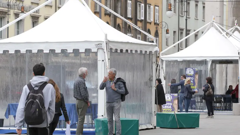 Lasorte Trieste 09/04/18 - Piazza della Borsa, Gazebo Partiti, Elezioni Regionali Aprile 2018