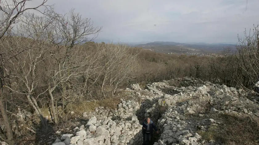 Una trincea della Prima guerra mondiale sul Monte Hermada