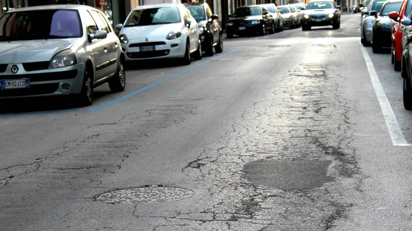 Bonaventura Monfalcone-07.03.2014 Strada dissestata-Via IX giugno-Monfalcone-foto di Katia Bonaventura