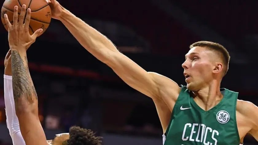 Jarrod Uthoff