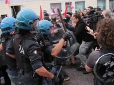 Gorizia: il parapiglia tra polizia e antagonisti seguito alla provocazione dei due di CasaPound lo scorso 19 settembre