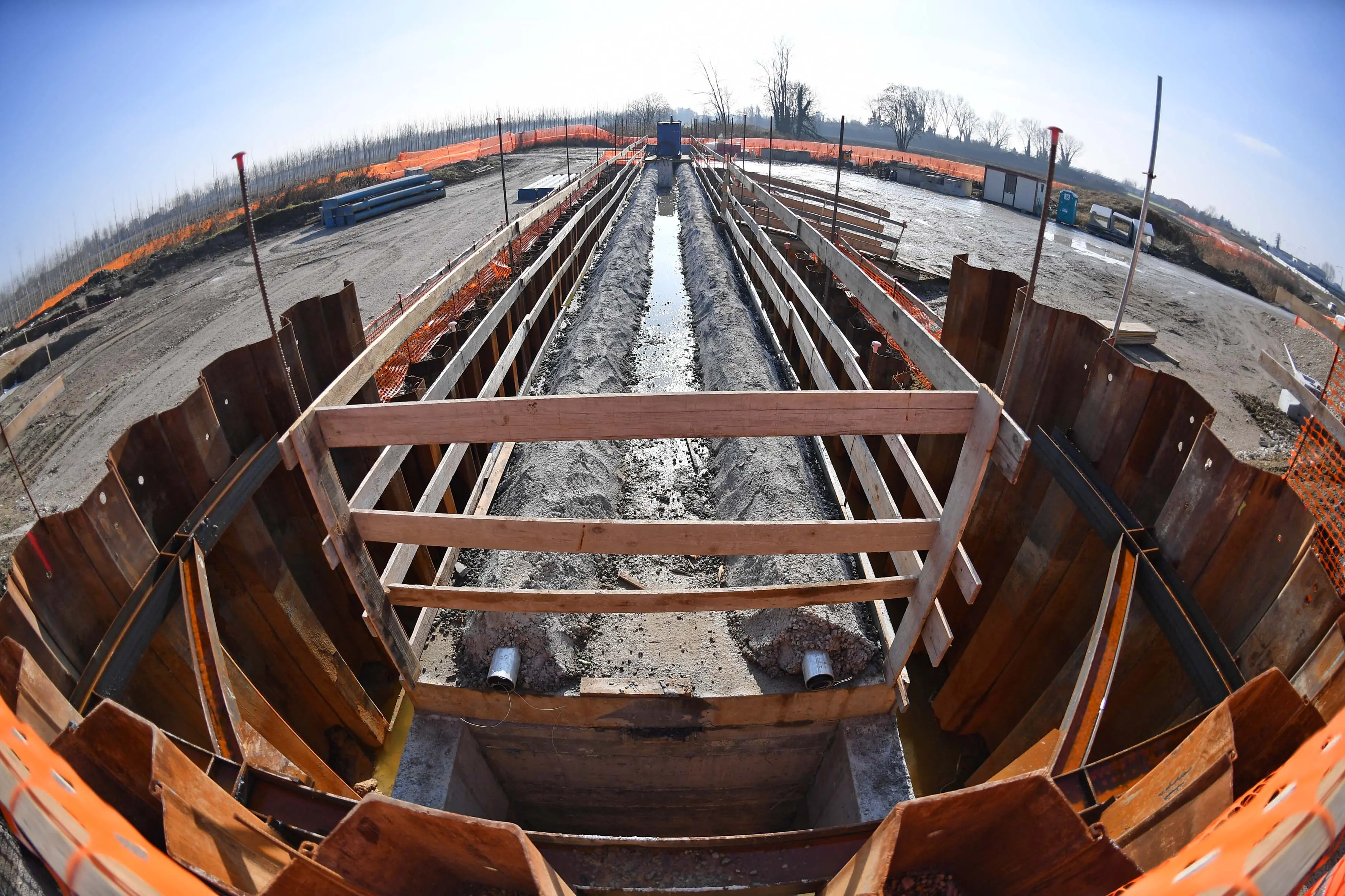 30 gennaio 2020 - Situazione cantieri Alvisopoli Portogruaro (I sublotto del II lotto). - Autogrill Fratta Nord con aree giochi e riposo animali - Prova statica del cavalcavia del casello di San Giorgio di Nogaro - Barriere fono assorenti tratto Duino - Lisert. © Foto Simone Ferraro