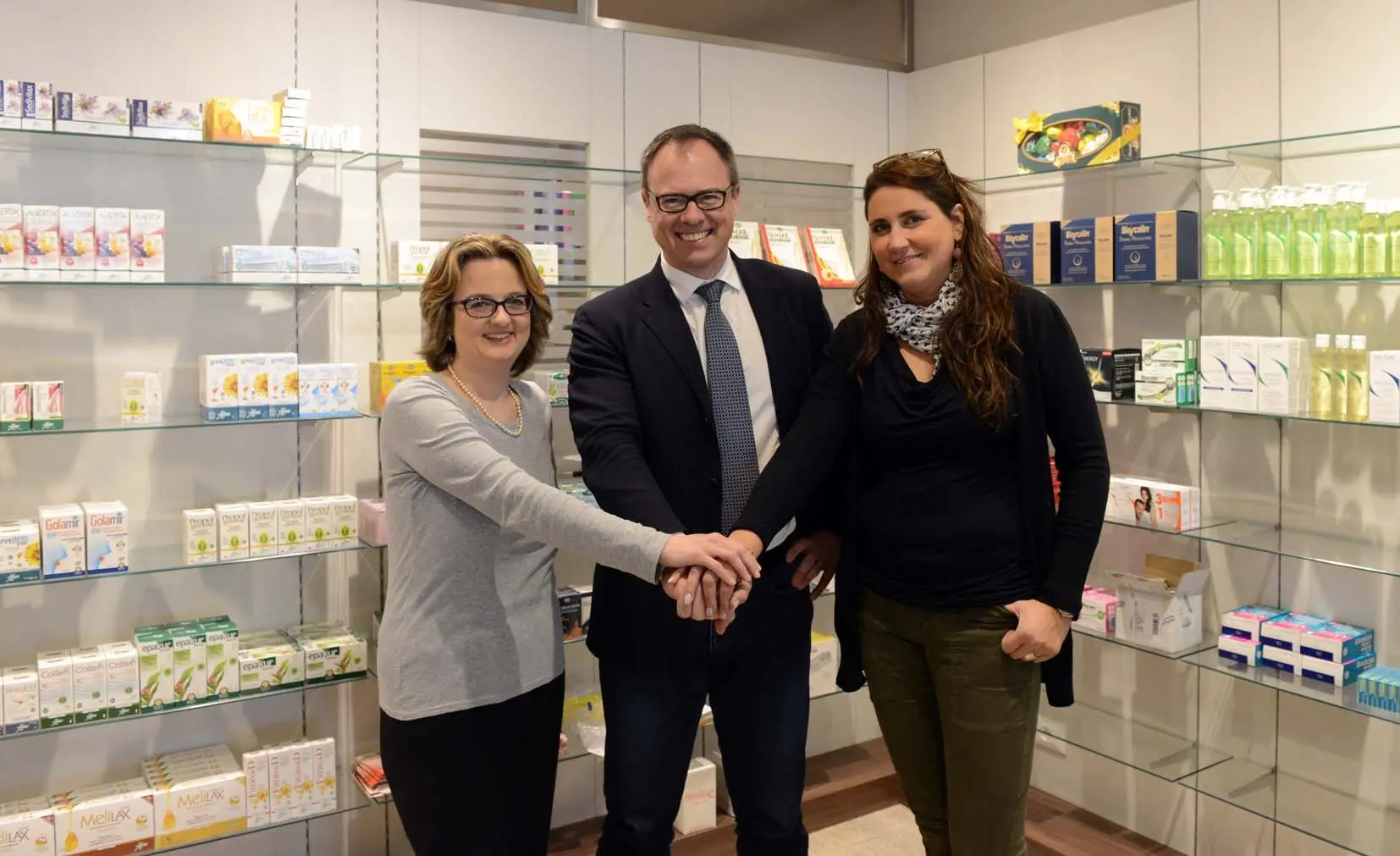 Foto BRUNI 10.03.17 Nuova Farmacia Foraggi-dott.ri Elisabetta panfili,Valeria Falagiani e David Pizziga