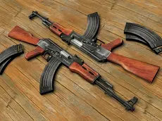 Due fucili mitragliatori Kalashnikov (foto di repertorio)