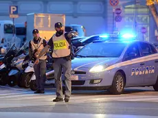 Foto BRUNI 24.08.2017 P.zza Libertà-controlli di Polizia