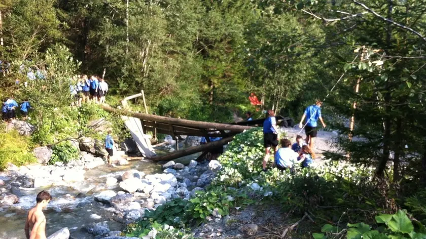 La passerella crollata (Foto Petrussi)