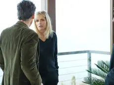 Una scena del film “Uno per tutti” con Isabella Ferrari e Giorgio Panariello tra gli interpreti
