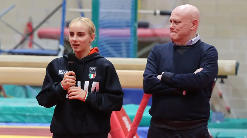 Alice D’Amato e il tecnico Enrico Casella all'Artistica ’81 (Lasorte)