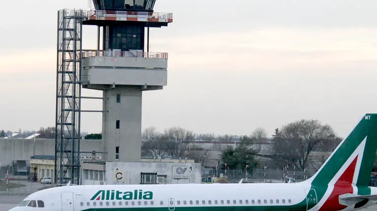 Bonaventura Monfalcone-25.02.2016 Aereo Alitalia fermo dopo l'incidente-Aeroporto-Ronchi dei Legionari-foto di Katia Bonaventura