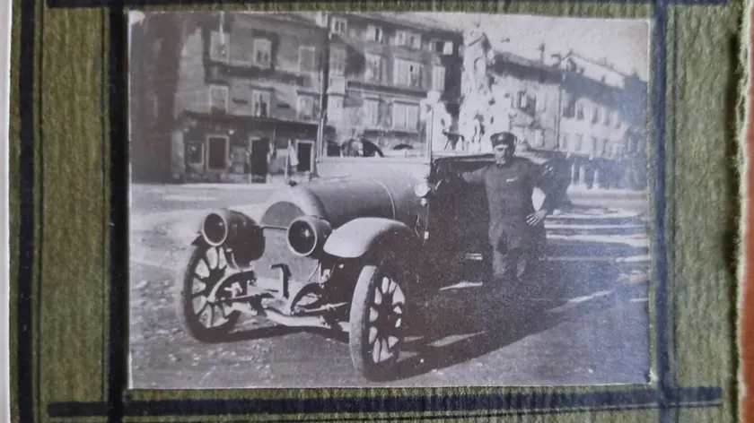 Uno degli scatti tratto dall’album-reportage “Ricordi di Guerra 1915-1918”