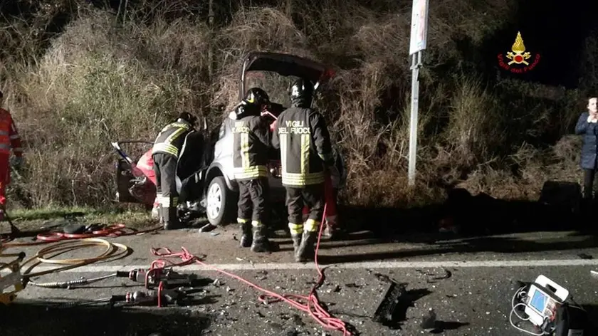 L'intervento dei soccorritori sul luogo dell'incidente