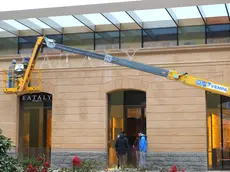 Si montano le insegne di Eataly Trieste (foto Lasorte)