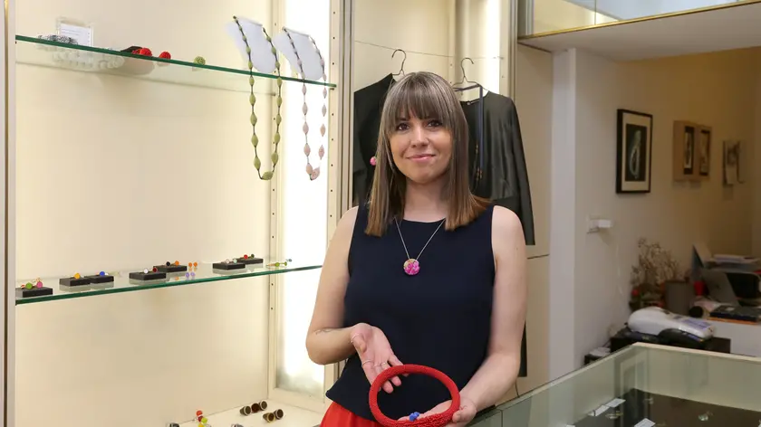 Silvia Vatta è la titolare della gioielleria “Giada” in via Roma. Lasorte