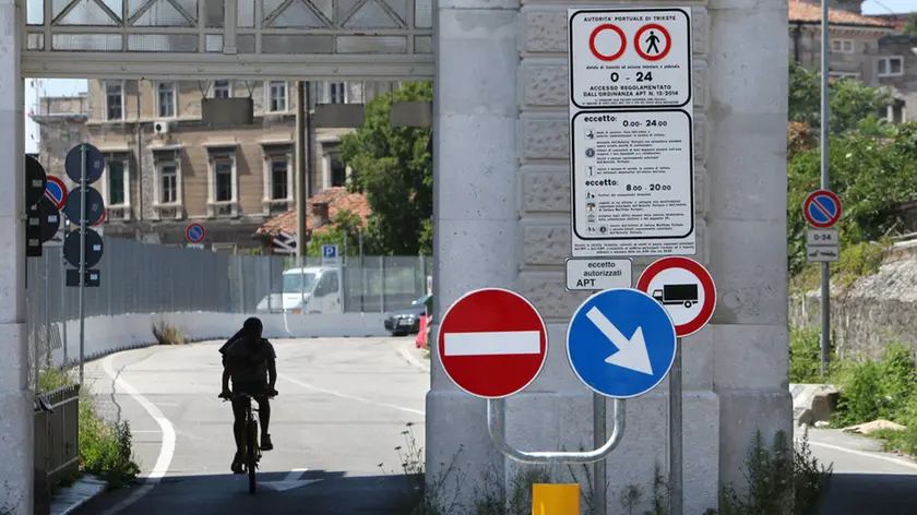 Lasorte Trieste 28/06/14 - Bretella Porto Vecchio, Nuovi Cartelli