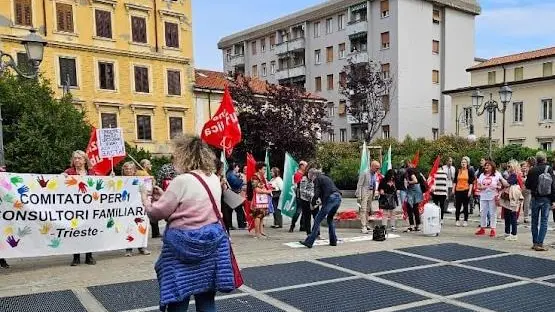 Una recente protesta per i consultori a San Giacomo Foto Bruni