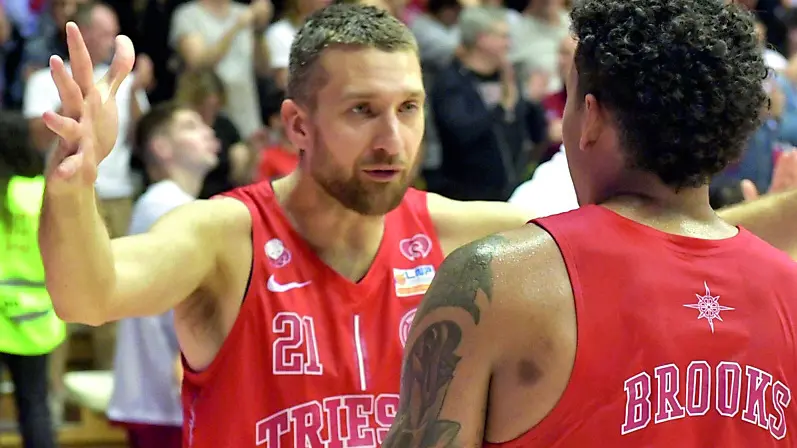 Giancarlo Ferrero esulta con Brooks al termine di una partita vittoriosa foto Bruni