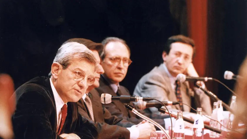 Luciano Violante e Gianfranco Fini allo storico incontro al Verdi del 1998