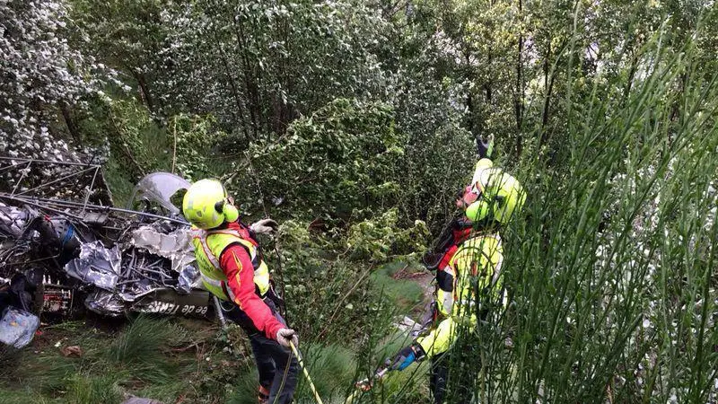 Due uomini del soccorso alpino in una foto di archivio