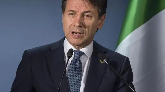 Il presidente del Consiglio Giuseppe Conte nel corso della conferenza stampa seguita al vertice Ue, Bruxelles, 29 giugno 2018. ANSA/ PALAZZO CHIGI / FILIPPO ATTILI +++ ANSA PROVIDES ACCESS TO THIS HANDOUT PHOTO TO BE USED SOLELY TO ILLUSTRATE NEWS REPORTING OR COMMENTARY ON THE FACTS OR EVENTS DEPICTED IN THIS IMAGE; NO ARCHIVING; NO LICENSING +++