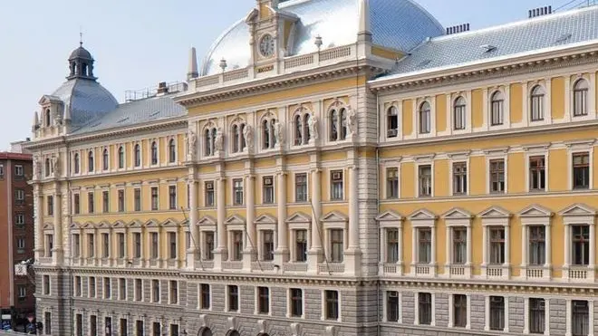 FOTO BRUNI Trieste 01 10 09 Palazzo delle Poste Centrali