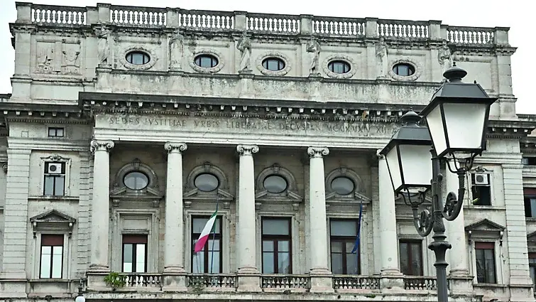 La facciata del Tribunale Foto Francesco Bruni