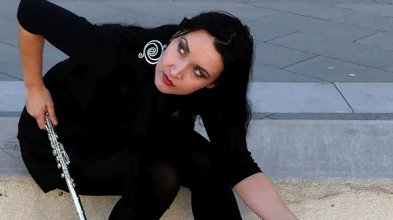 Tinkara in piazza Unità