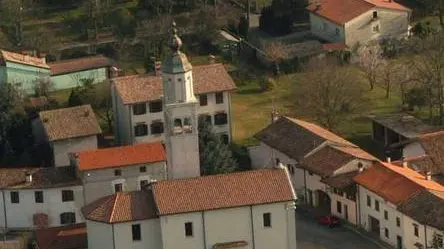 Bumbaca Gorizia Aerea Moraro, la chiesa