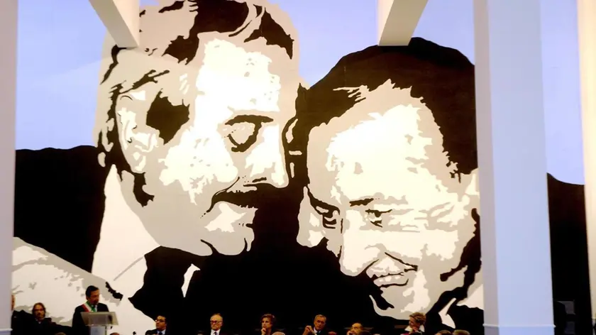 Un disegno tratto dalla celebre fotografia di Falcone e Borsellino scattata da Tony Gentile