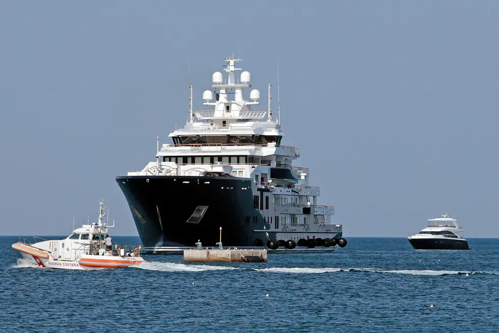 Silvano Trieste 2018-08-20 L'arrivo dello Super Yacht Ulysses