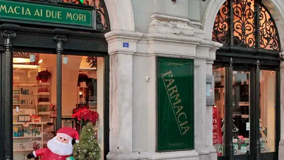 Silvano Trieste 18/12/2017 Farmacia ai Due Mori
