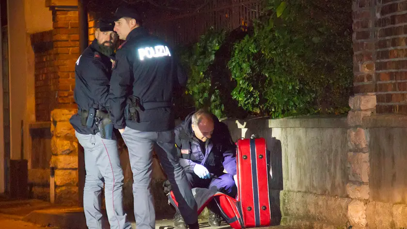 Bonaventura Monfalcone-19.02.2017 Trolley abbandonato-Intervento della Polizia-Via del rosario-Monfalcone-foto di Katia Bonaventura