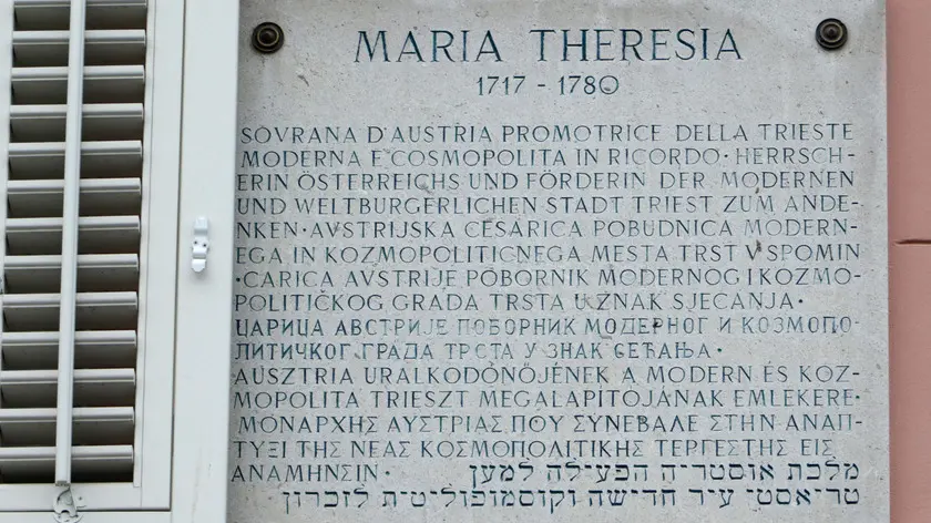 Lasorte Trieste 04/11/16 - Via Rossini, Ponterosso, Targa Maria Teresa d'Austria