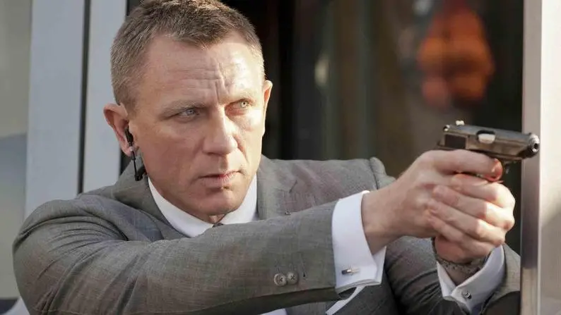 Daniel Craig stars as James Bond in Metro-Goldwyn-Mayer Pictures/Columbia Pictures/EON Productions action adventure SKYFALL. ANSA/US +++ANSA PROVIDES ACCESS TO THIS HANDOUT PHOTO TO BE USED SOLELY TO ILLUSTRATE NEWS REPORTING OR COMMENTARY ON THE FACTS OR EVENTS DEPICTED IN THIS IMAGE; NO ARCHIVING; NO LICENSING+++