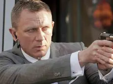 Daniel Craig stars as James Bond in Metro-Goldwyn-Mayer Pictures/Columbia Pictures/EON Productions action adventure SKYFALL. ANSA/US +++ANSA PROVIDES ACCESS TO THIS HANDOUT PHOTO TO BE USED SOLELY TO ILLUSTRATE NEWS REPORTING OR COMMENTARY ON THE FACTS OR EVENTS DEPICTED IN THIS IMAGE; NO ARCHIVING; NO LICENSING+++